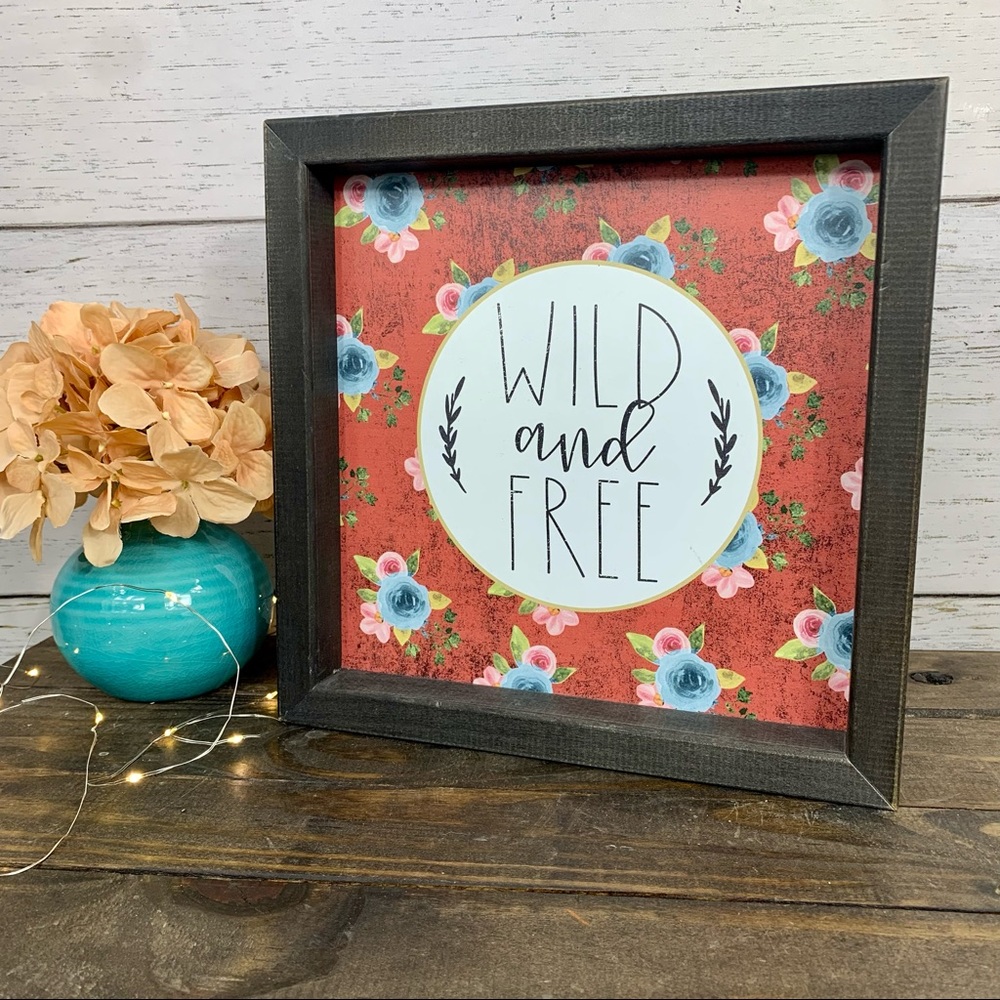 💕💐NWT ALTAR’D STATE “Wild and Free” Floral Wood Farmhouse-Style Sign